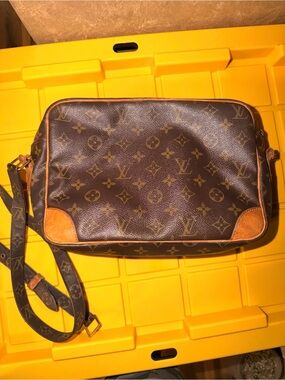 Louis Vuitton Brown Monogram Messenger Bag with Tan Accents 80s  bag .